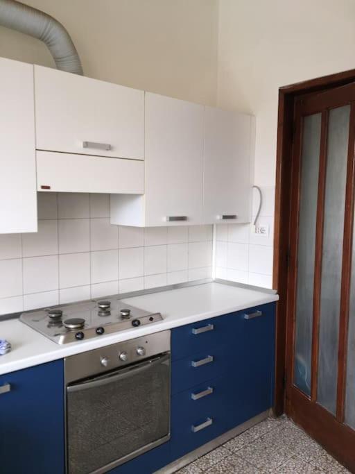 La Casa Di Aurora Apartment Ивреа Екстериор снимка