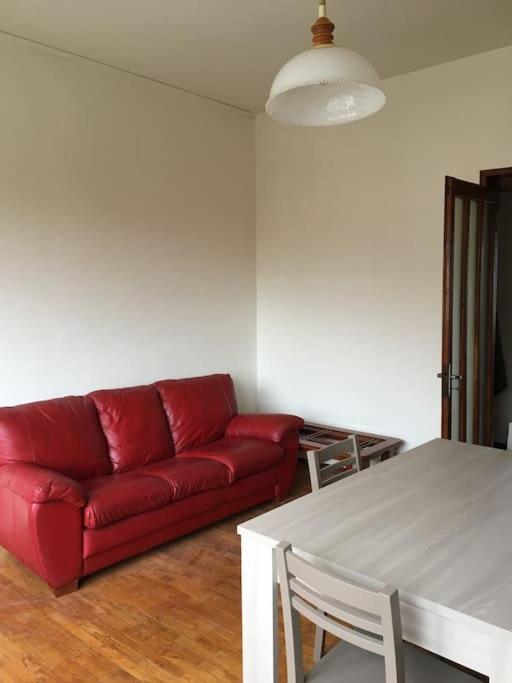 La Casa Di Aurora Apartment Ивреа Екстериор снимка